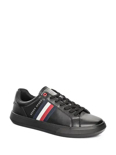 Кеды черные с фирменной нашивкой